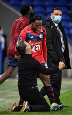Christophe Galtier at the winning moment of Lille.